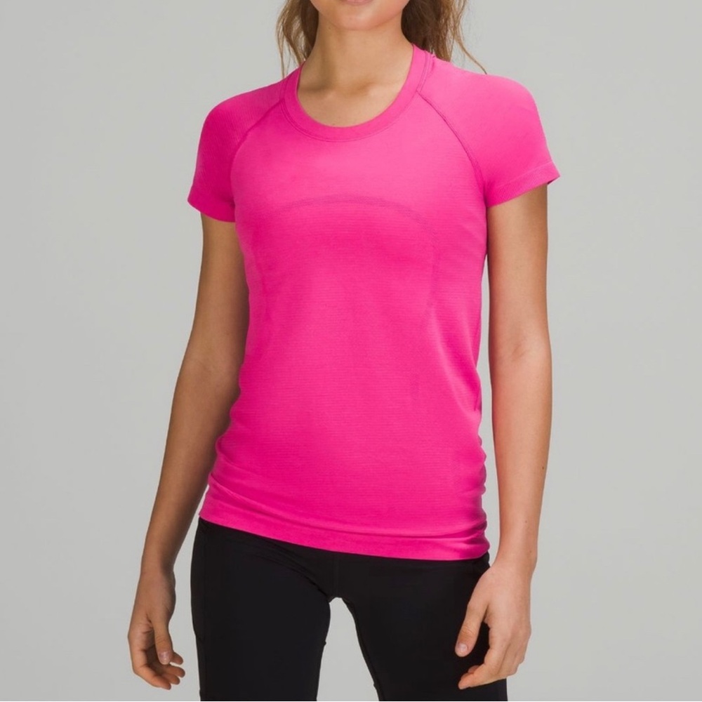 ⭐️NWT Lululemon Sonic Pink Swiftly Tech short sleeve shirt 2.0⭐️ - Picture 6 of 6